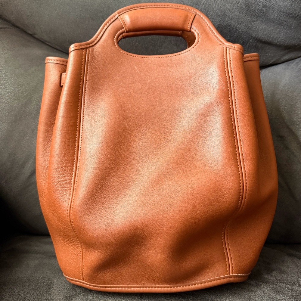 Coach 9994  Vintage British Tan Leather Backpack Tote Top Handle Detail